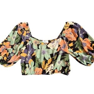 Floral puff sleeve crop top. Sienna sky Size small in excellent condition